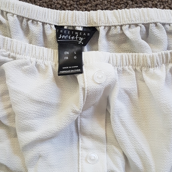 White blouse - Picture 2 of 2